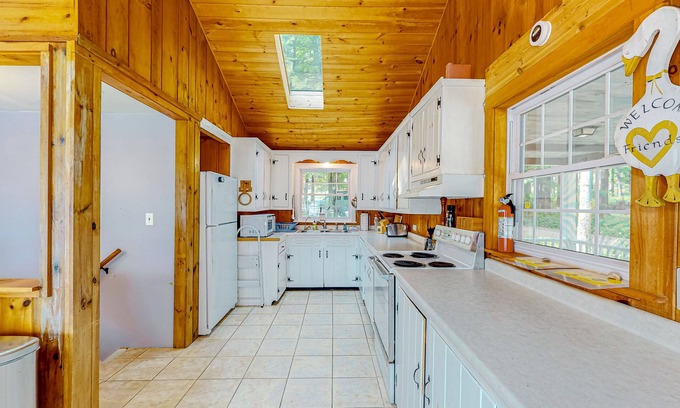 Moultonborough House | Hillcrest House in Moultonborough with lake view & kayaks - steps to beach