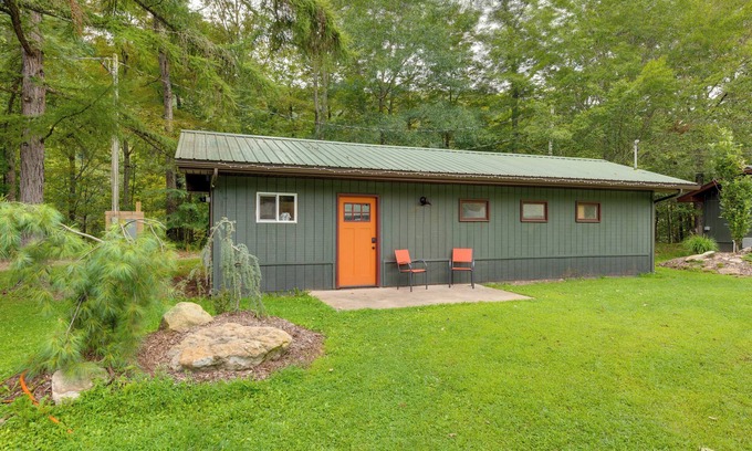 Hillsgrove Cabin | Hillsgrove Cabin w/Community Perks: Pets Welcome!