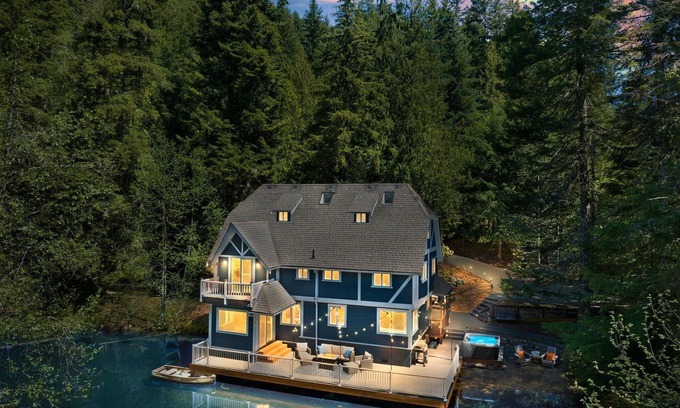 Port Angeles Cottage | Hillside Cottage: Private Pond, Hot Tub, Game Room by Hurricane Ridge, ONP