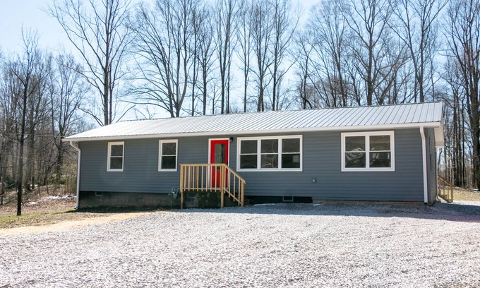 Elgin House | Hillside Hideaway