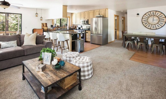 Truckee Cabin | Hillside Hideaway | Recently Renovated!