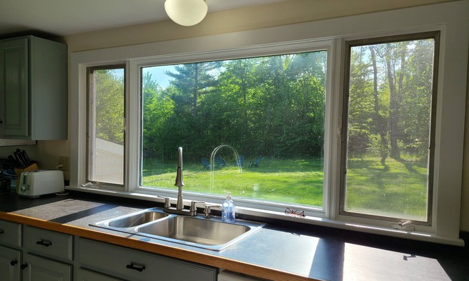 Sandwich House | Hillside home minutes to Center Sandwich and Moultonboro. Single floor living.
