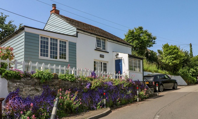 Crafthole Cottage | HILLSIDE, pet friendly, character holiday cottage in Crafthole