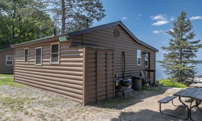 Phelps Cabin | Hillside Resort Cabin #6