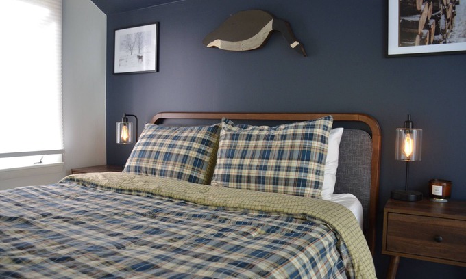 Waterford House | Hillside Retreat: Cozy Getaway Near the Peaks