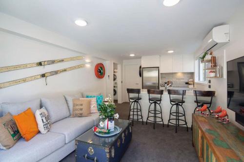Queenstown City Centre Apartment | Hillside Villa 2- Walk To Town- AC- Free Parking