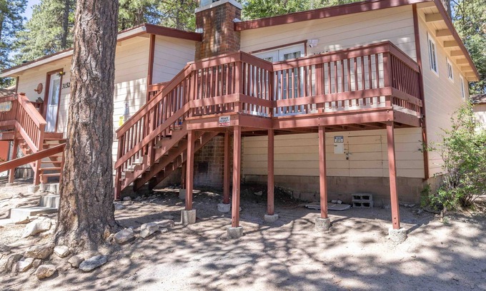 Running Springs Cabin | Hilltop cabin-14 mins from Lake arrowhead +12 mins from Snow Valley Ski Resort