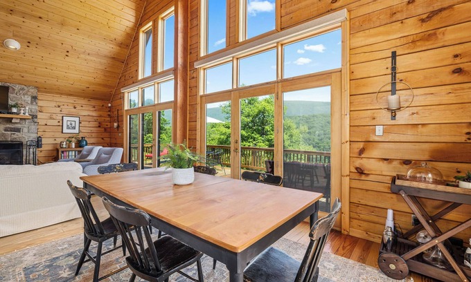 Valley Springs House | Hilltop Cabin w/Stunning Views Minutes to Homestead Resort