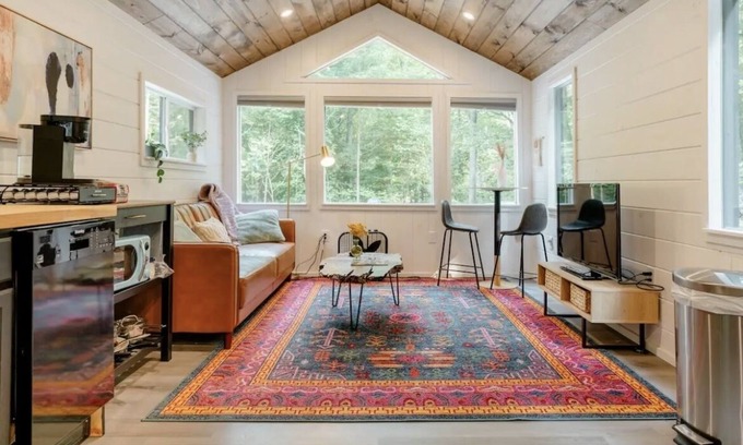 McArthur Cabin | Hilltop Haven-romantic getaway on 65 acres