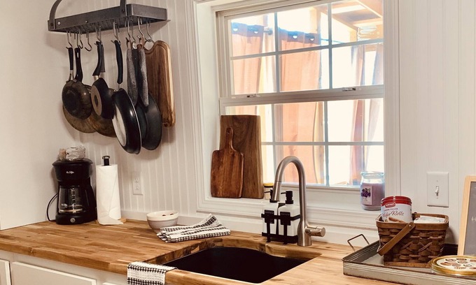 Easley Cottage | Hilltop River Cottage - ALL NEW KITCHEN