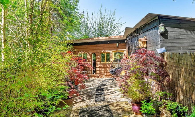 Romsey Cabin | Hilltop Stable