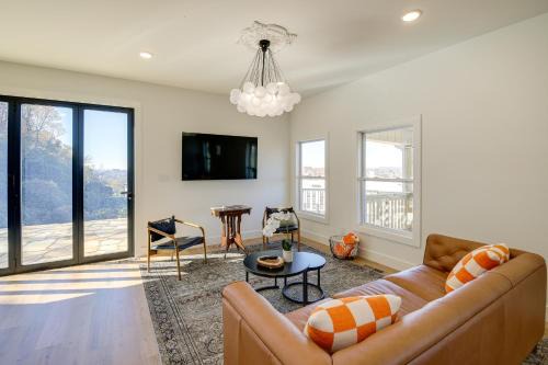 Knoxville House | Hilltop Tennessee Retreat Neyland Stadium Views!