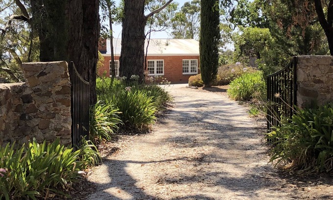 Kuitpo House | Hillyfields Farmhouse - Adelaide Hills