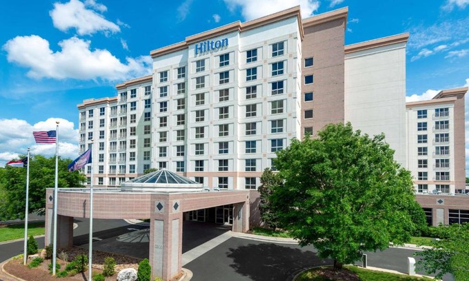 Charlotte Hotel | Hilton Charlotte Airport Hotel