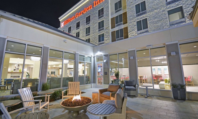 Southeast Houston Hotel | Hilton Garden Inn Houston Hobby Airport, TX