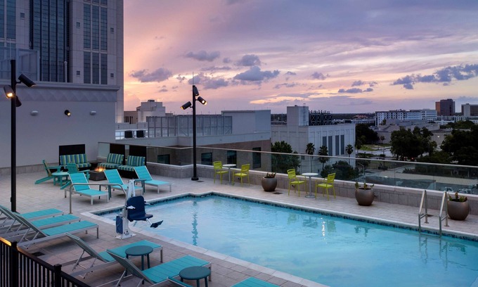 Lake Eola Heights Hotel | Hilton Garden Inn Orlando Downtown