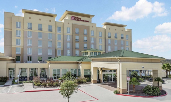 Far North Central Hotel | Hilton Garden Inn San Antonio At The Rim