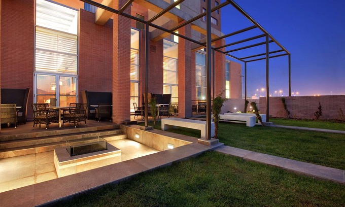 Pudahuel Hotel | Hilton Garden Inn Santiago Airport