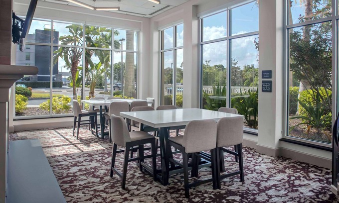 Ballentine Manor Estates Hotel | Hilton Garden Inn Sarasota - Bradenton Airport