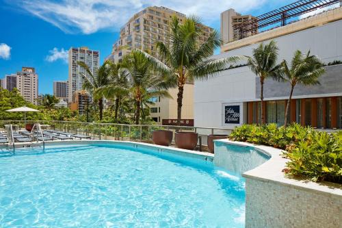 Waikiki Hotel | Hilton Garden Inn Waikiki Beach