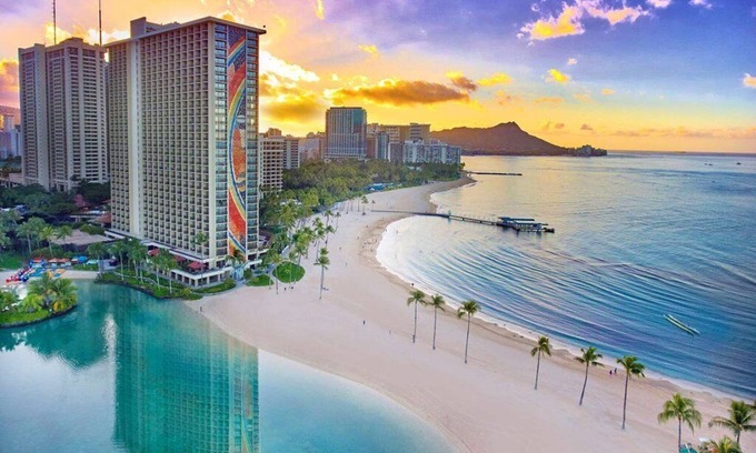 Waikiki Resort | Hilton Hawaiian Village Lagoon