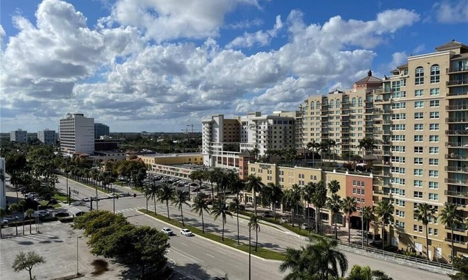 East Fort Lauderdale Apartment | Hilton Penthouse Suite with Luxury Hotel Amenities