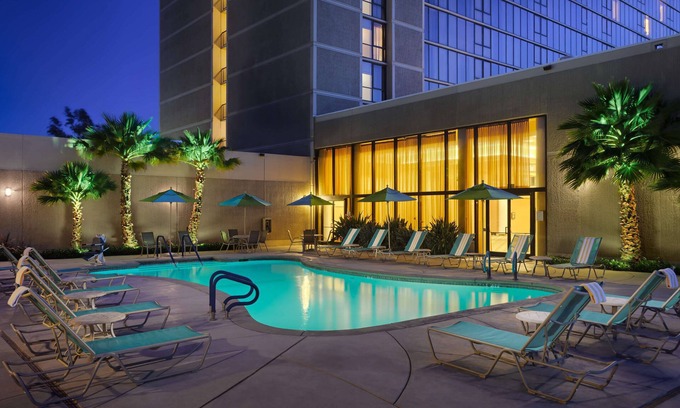 Sacramento Hotel | Hilton Sacramento Arden West