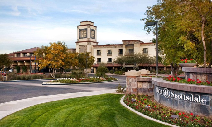South Scottsdale Resort | Hilton Scottsdale Resort & Villas