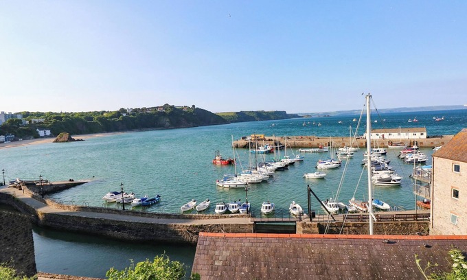 Tenby Cottage | Hilton Snug