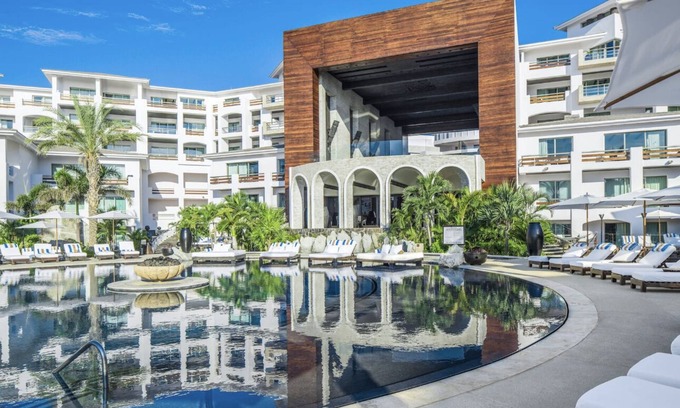 Zona Hotelera Hotel | Hilton Vacation Club Cabo Azul Los Cabosnwith Pool/Beach Rating: 10/10