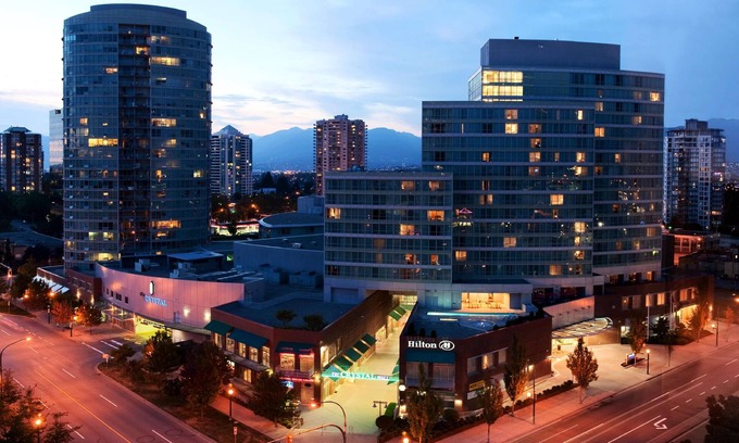 Metrotown Hotel | Hilton Vancouver Metrotown