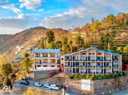 Satbunga Hotel | Himalayas by The Lake Hill