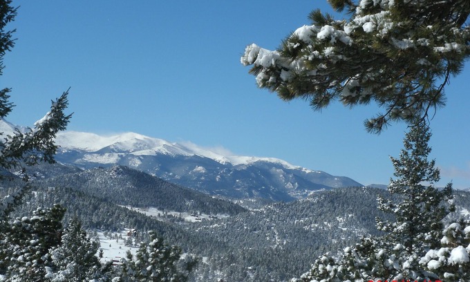 Evergreen Meadows House | Himmelhaus majestic mountain views ideally located to access city and mountains