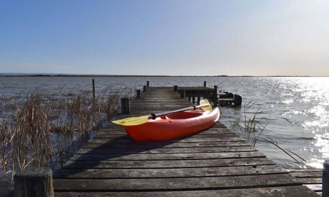 Nangkita House | "Hindmarsh Hideaway " - Private Jetty - Pet Friendly