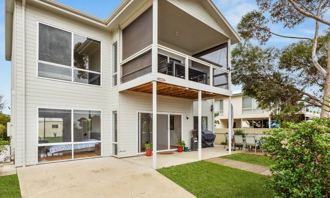 Nangkita House | Hindmarsh Island Waterfront Pets Negotiable Wi-Fi