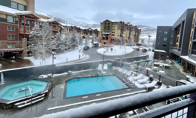 Park City Condo | Hip Ski In/Out Hotel Room at Canyons Village
