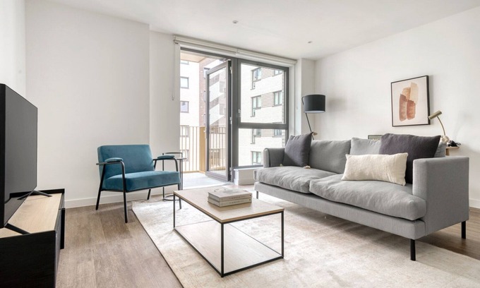 William Morris Apartment | Hip Walthamstow 1BR w/Gym, Lounge & Concierge nr Tube, by Blueground