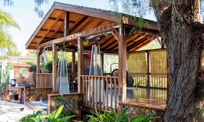 Vista Cottage | Hipster Cottage minutes from Downtown Vista! Yoga, Mediation & Sound Bath
