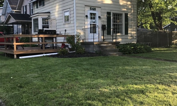 Cuyahoga Falls House | Historic 3 Bedroom House Close to Downtown Cuyahoga Falls