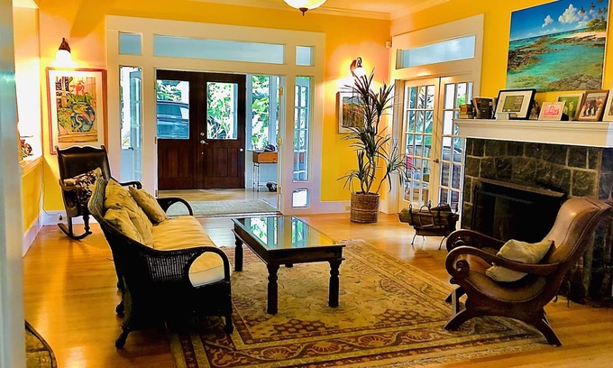 Hawi House | Historic 6-Bedroom Plantation Mansion in Hawi