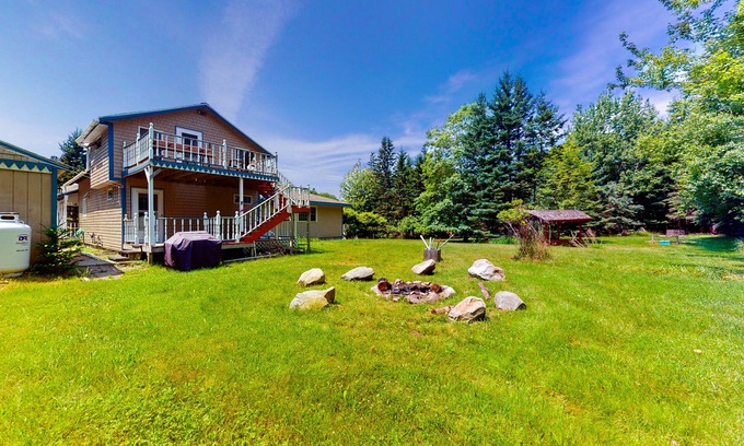 Bass Harbor Apartment | Historic apartment close to outdoor recreation with a deck, gazebo, & work desk
