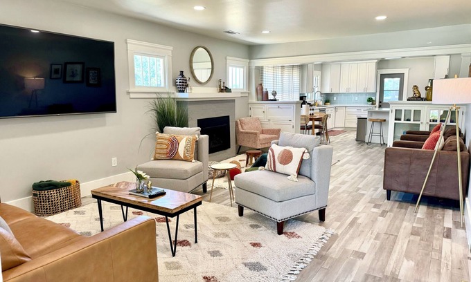 Atascadero House | Historic Atascadero Colony Charmer!