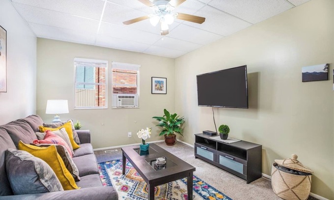 Lower Avenues Apartment | Historic Avenues Apt Downtown-25% Off Ski Rentals