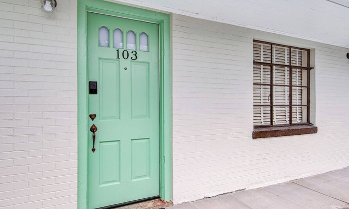 Boone Hotel | Historic Blue Ridge Tourist Court - Queen Plus