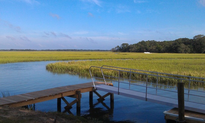 Johns Island House | Historic Charleston Waterfront Hut Homestead Close to Downtown & Kiawah/Folly