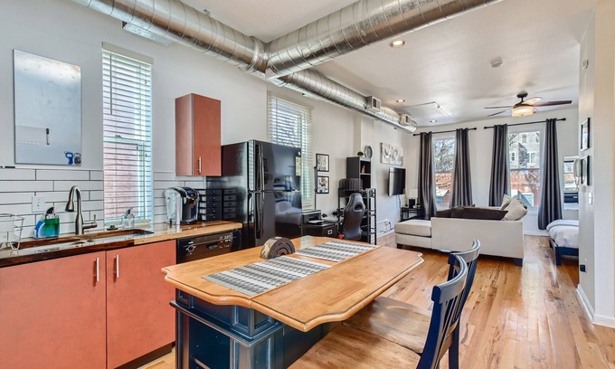 Highland Condo | Historic Charm in LoHi! Top-Floor Corner Studio, Private Entry, Deck, Laundry