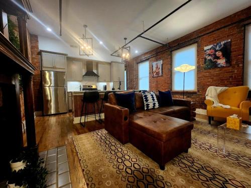 Over-the-Rhine Apartment | Historic Charm Modern Comfort