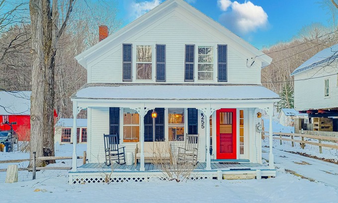 East Dorset House | Historic charmer with a private hot tub, firepit, washer/dryer - dog friendly