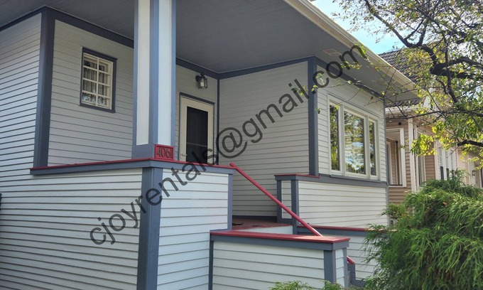 Old Irving Park House | Historic Chicago Bungalow – on NW Side