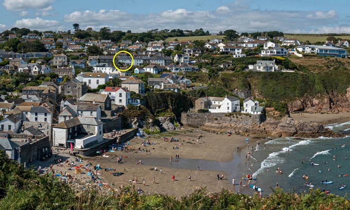 Gorran Haven Cottage | Historic coastguards cottage, stunning sea views, two minutes from the beach